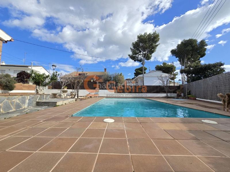 Foto b88e37fb-4f02-4a83-b0d5-cf055c9370d5. Casa  independiente con piscina privada en Segur de Calafell nucli urbà Segur de Calafell