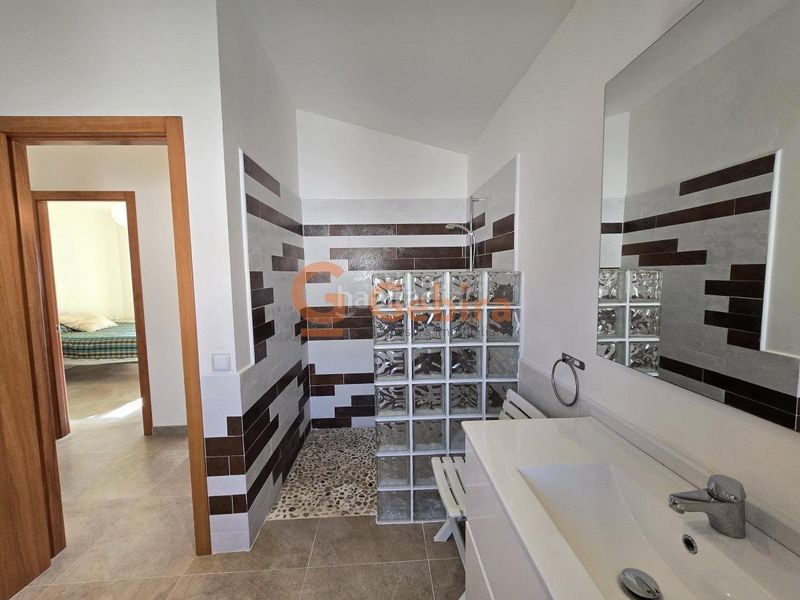 Foto d60a91a1-d897-4783-945c-547a9ed7ea1c. Casa  independiente con piscina privada en Segur de Calafell nucli urbà Segur de Calafell