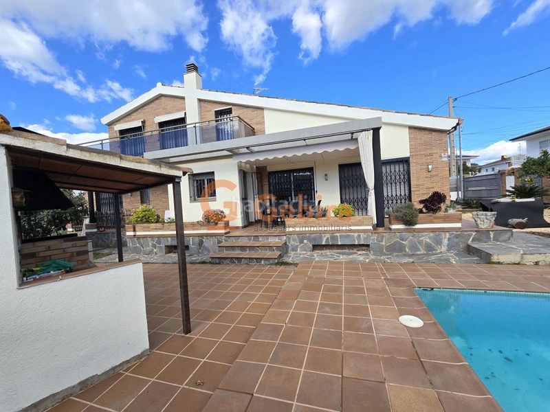 Foto de506f94-5f05-4228-a141-89e749bd82a3. Casa  independiente con piscina privada en Segur de Calafell nucli urbà Segur de Calafell