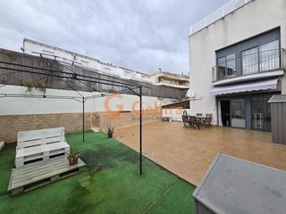 D�plex a Segur de Calafell Nucli Urb�. D�plex con gran terraza en el centro de segur de calafell