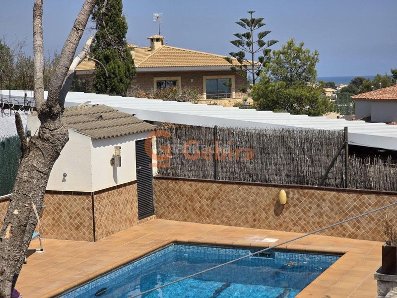 Foto 3d687723-9155-460e-97b7-0f12dcd90907. Casa amb calefacció aparcament piscina a Cunit residencial Cunit