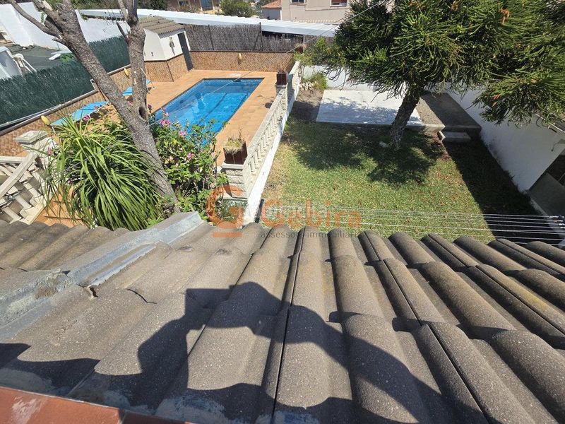 Foto 7289f334-a8a3-4310-9029-4a23af99a7b9. Casa amb calefacció aparcament piscina a Cunit residencial Cunit
