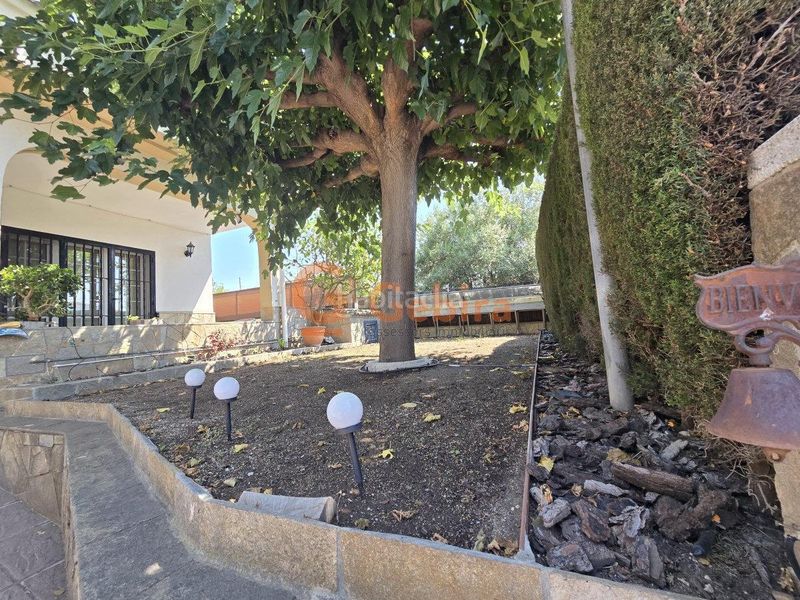 Foto 8e00780f-093c-4fa1-a8cc-7d113cc64c0f. Casa amb calefacció aparcament piscina a Cunit residencial Cunit