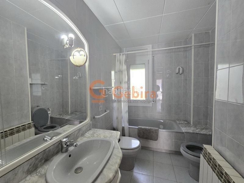 Foto bbdf7fe3-e45f-47f6-868a-2fbde5b2e2a3. Casa amb calefacció aparcament piscina a Cunit residencial Cunit