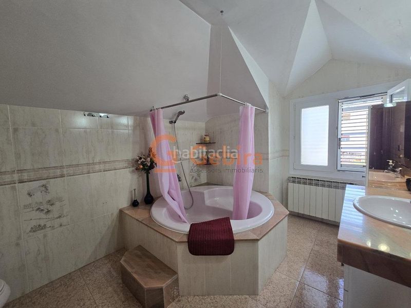 Foto de57bd53-d12b-49df-ab60-38dcd5f3747a. Casa amb calefacció aparcament piscina a Cunit residencial Cunit