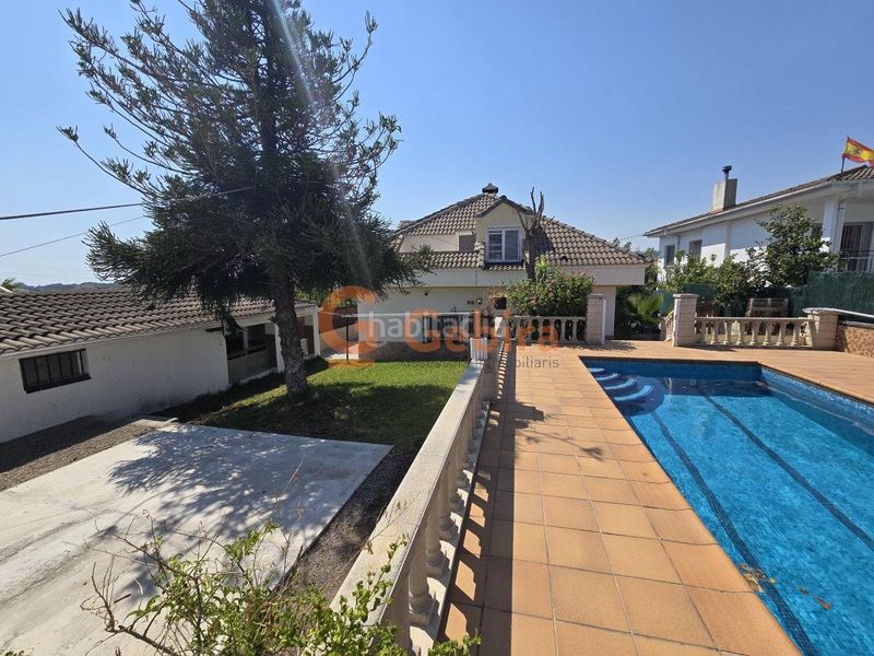 Foto fe0c6695-7b2e-499c-9b3a-fab27bb464bd. Casa amb calefacció aparcament piscina a Cunit residencial Cunit