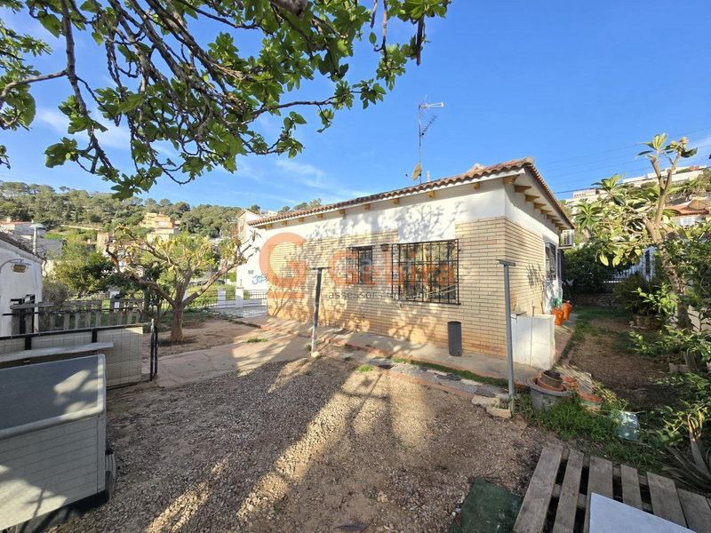 Foto 45aad377-5230-4c7c-8036-f9a7ea3802d4. Casa  independiente en urbanización mas trader i en Cubelles