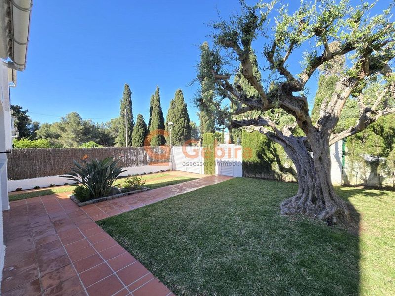 Foto ca060401-e275-43d5-af6c-cd8c7ce2b204. Casa pareada encantadora casa pareada en el rectoret en Cunit