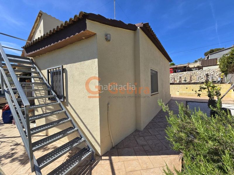 Foto 3b5aae26-8d38-4c64-986f-3a568c968020. Casa amb aparcament a costa Cunit - els jardins - els rosers Cunit