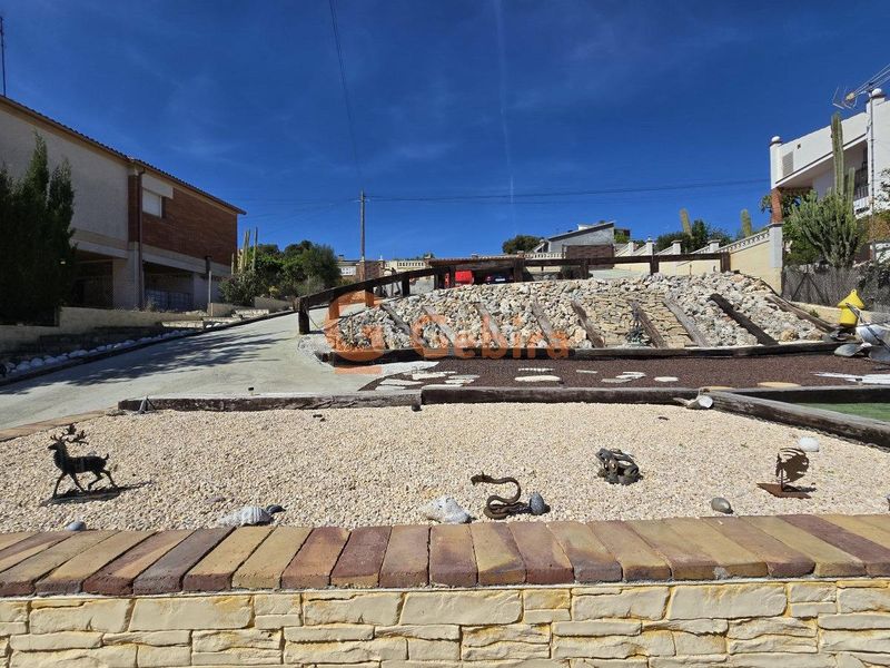 Foto 56cb4380-9c61-4eb1-84b9-84e553aff27e. Casa amb aparcament a costa Cunit - els jardins - els rosers Cunit
