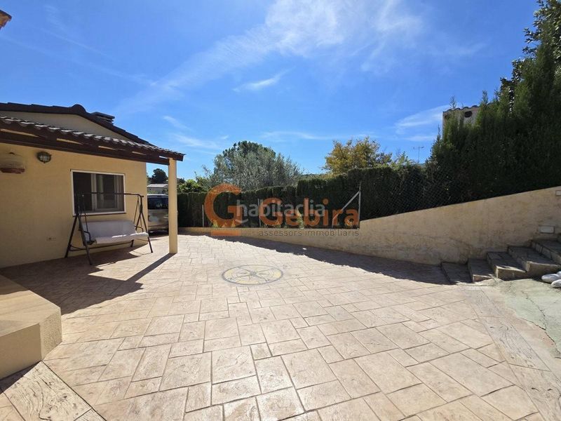 Foto 8a9d1f27-a5be-4446-90c9-834599af5f05. Casa amb aparcament a costa Cunit - els jardins - els rosers Cunit