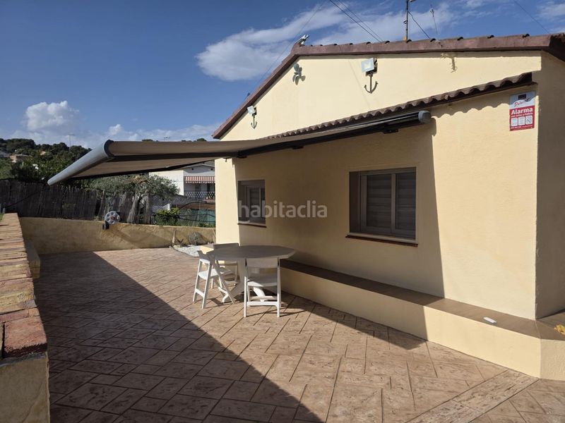 Foto 8fb3e0a0-a915-49a2-ac40-d6e317f2bbc5. Casa amb aparcament a costa Cunit - els jardins - els rosers Cunit