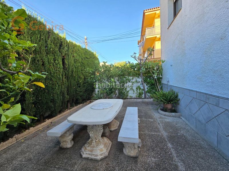 Foto 215931bd-0dbd-45f8-9085-4fe871616746. Casa aparellada amb calefacció aparcament a Cunit residencial Cunit