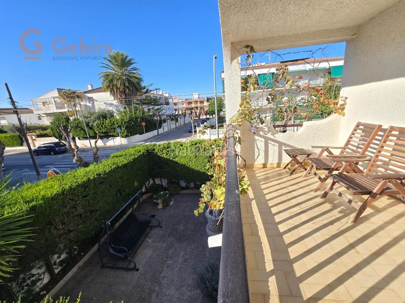 Foto 48e60630-8c68-44ea-8104-79e975473363. Casa aparellada amb calefacció aparcament a Cunit residencial Cunit