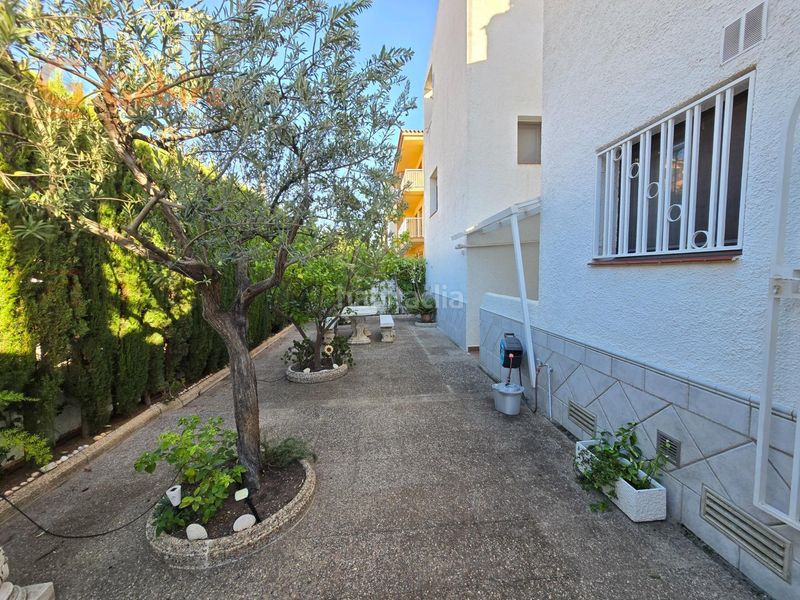 Foto d30bbed9-d396-49db-8e9d-29e24659fd62. Casa aparellada amb calefacció aparcament a Cunit residencial Cunit