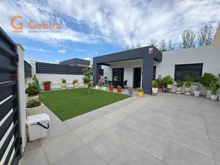 Semi detached house in Prat de Cunit. Casa obranueva toda en una sola planta  parc central cunit