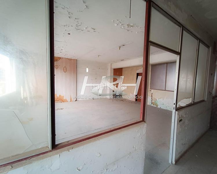 Foto 460f3e8e-3d0d-4522-859d-485f479dc7fd. Edificio in El Castell Burjassot