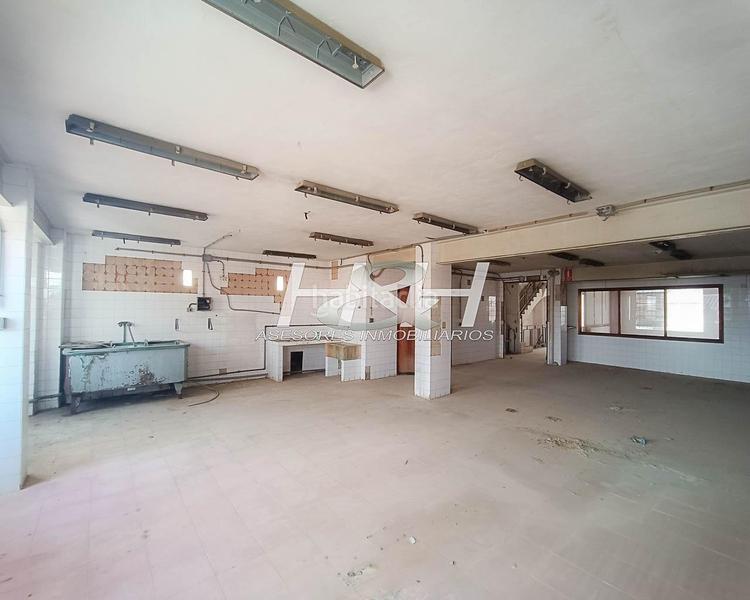 Foto a2a2853e-add2-4f6c-aee9-dbf9156cdd53. Edificio in El Castell Burjassot