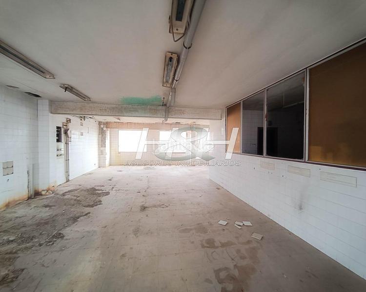 Foto 77a9a302-e63f-414e-aec2-365711737557. Edificio en El Castell Burjassot