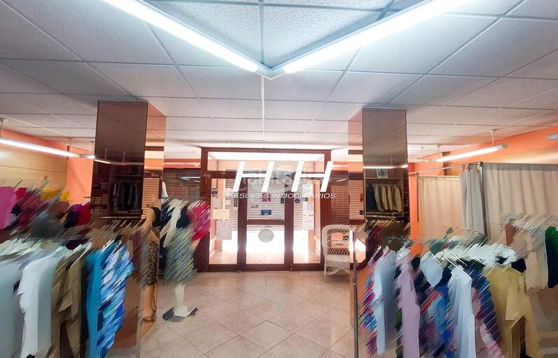 Foto 20163df7-4017-4b7b-855f-a86e1a62ddd2. Rent business premise in El Castell Burjassot