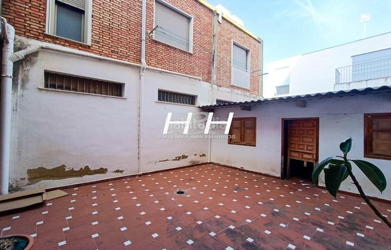 Foto f2d88f49-0e01-4512-a800-7b2bb4ebbc43. Rent business premise in El Castell Burjassot
