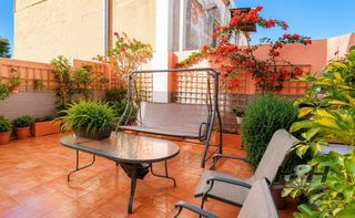 House in Casas Verdes - Ermita. Magnífica casa adosada en godella.  hh asesores, inmobiliaria en