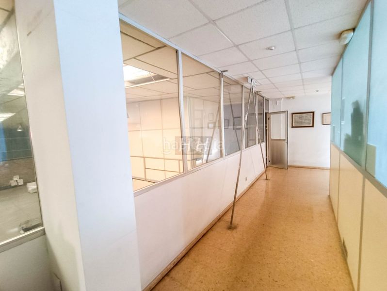 Foto a99e6e46-3e8d-4870-a5e8-ac5a3d9eb8dd. Industrial building with heating in Avenida de Abril-9 de Octubre Sagunt