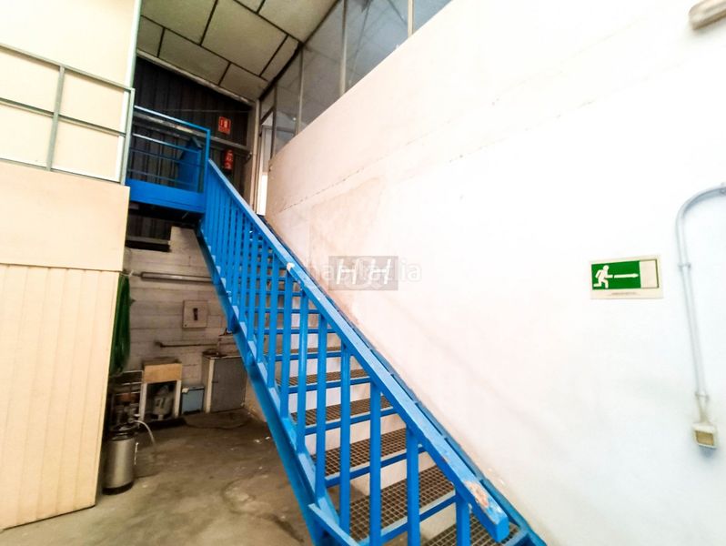 Foto b676e677-c2a5-45bc-a45e-14bea4f94019. Industrial building with heating in Avenida de Abril-9 de Octubre Sagunt