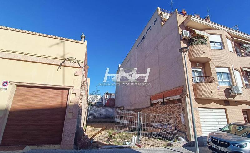 Foto 3eaa75a4-2bb0-4dfe-9f25-9bb8047cddea. Terreny residencial a El Alborgí Paterna