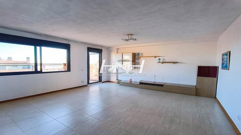 Foto 9113019f-1880-400d-8fa5-960564bf00c8. Ático  con terraza y garaje en residencial . hh asesores, inmobiliaria en burjassot en Picassent