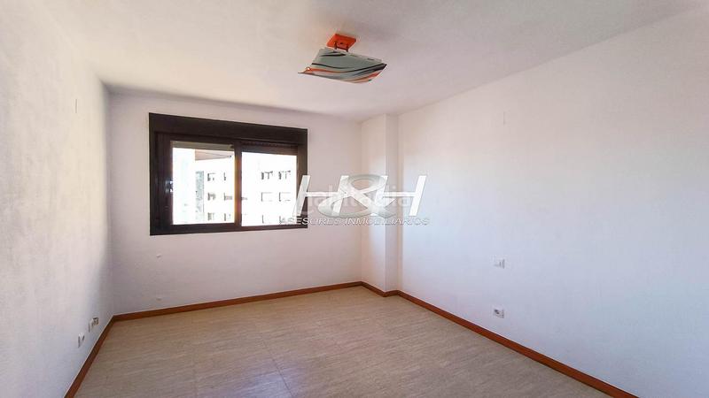 Foto ef235096-257f-4f17-8704-9ab6c05be5e2. Ático  con terraza y garaje en residencial . hh asesores, inmobiliaria en burjassot en Picassent