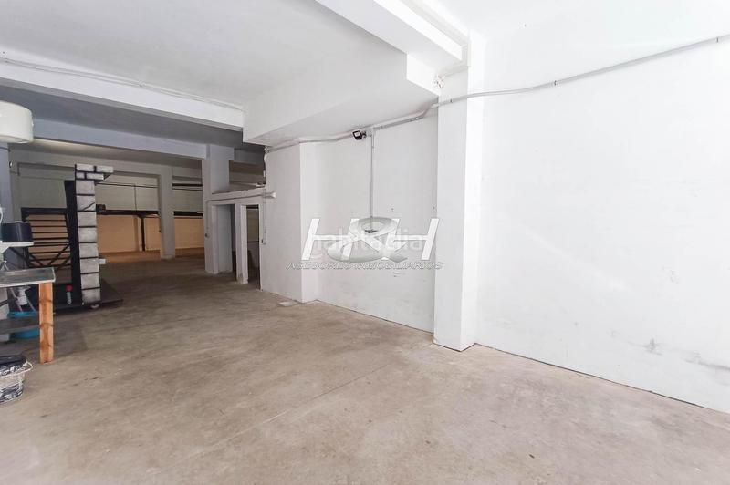 Foto cf593440-edbb-4b3f-b808-a9cac1c38126. Planta baixa a El Castell Burjassot