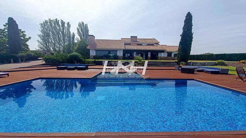 Foto 3272f841-f5ff-41c3-93d9-e636e7d890e5. Xalet amb calefacció piscina a Requena
