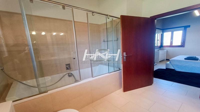 Foto 50c3d844-46a3-417b-8246-9aa948382886. Xalet amb calefacció piscina a Requena