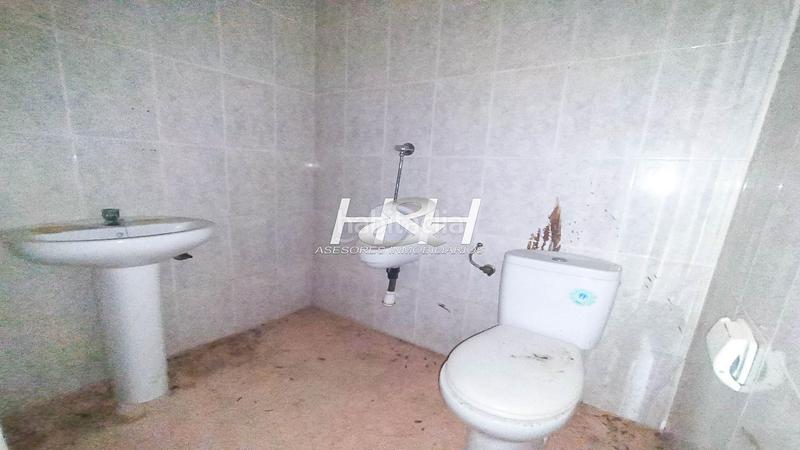 Foto 63de5ba3-7e20-47f6-bed2-095774edf9e5. Rent business premise in Zona Concordia Burjassot