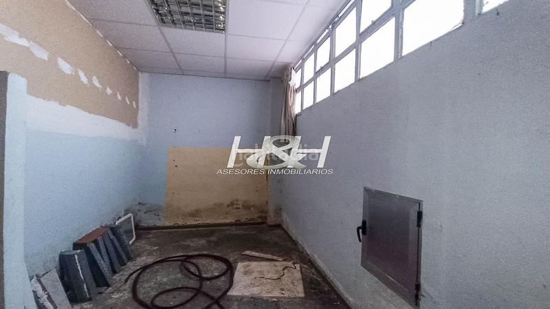 Foto c787e1e0-7e15-4944-99a4-af8217c0b595. Rent business premise in Zona Concordia Burjassot