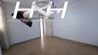 Pis a Zona Cantereria. Piso en la localidad de burjassot