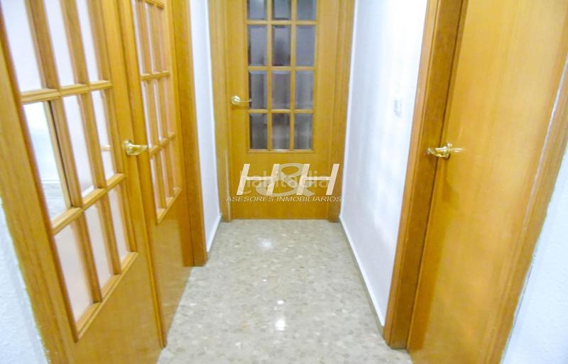 Foto a1d7f41b-3b9b-4110-bf91-e662564a1c0c. Alquiler piso estupendo piso con parking en eixereta. hh asesores, inmobiliaria en Burjassot