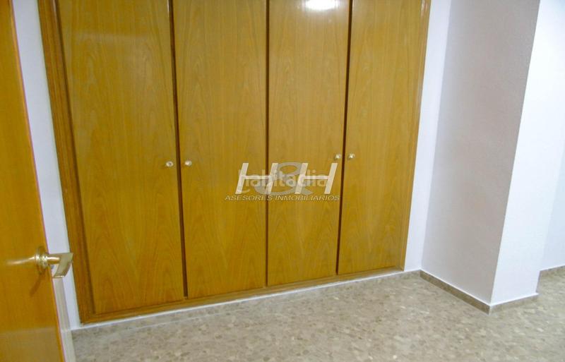 Foto 0e4d615f-1b37-4326-a388-ca772505a8a3. Lloguer pis amb calefacció aparcament a L´Eixereta Burjassot