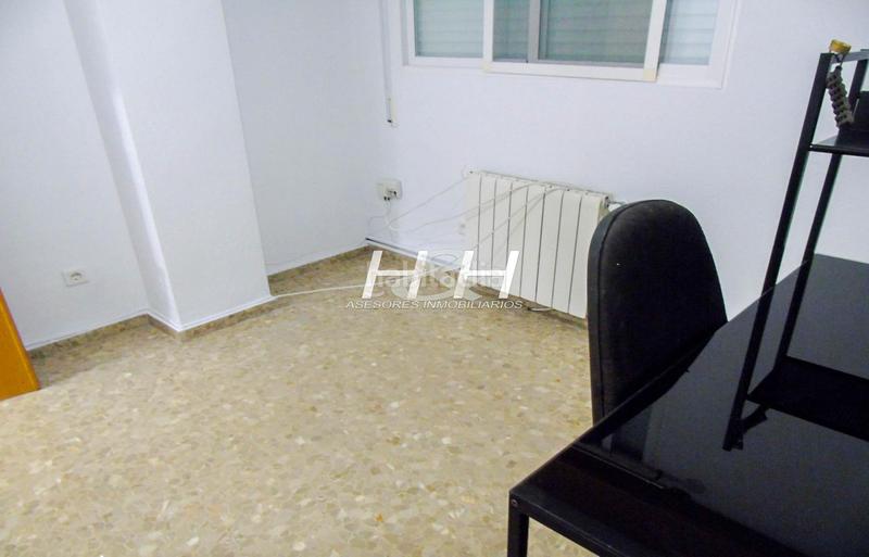 Foto f12c88c8-de42-42a9-8ca5-42e83bf24a78. Location appartement avec chauffage parking dans L´Eixereta Burjassot