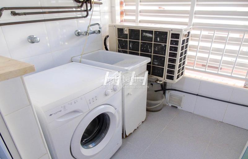 Foto 07b01a8c-47c9-44df-b413-e93cc1c25d51. Rent flat with heating parking in L´Eixereta Burjassot