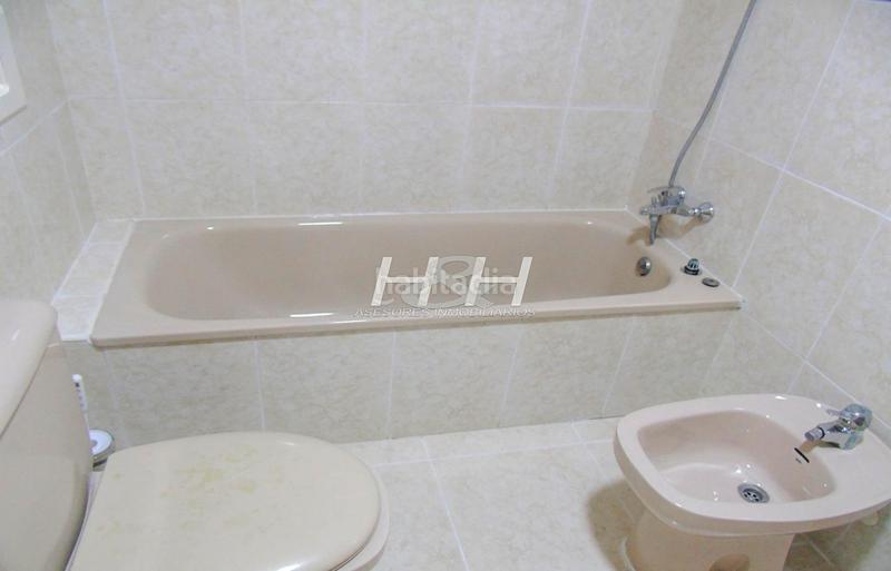 Foto 25efadea-f2b0-4be9-bd78-b94b7e7df036. Rent flat with heating parking in L´Eixereta Burjassot