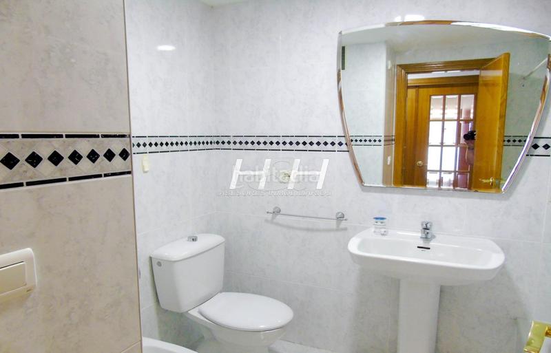 Foto 7a475a36-7e8f-424c-a98f-d4c1077ba751. Rent flat with heating parking in L´Eixereta Burjassot