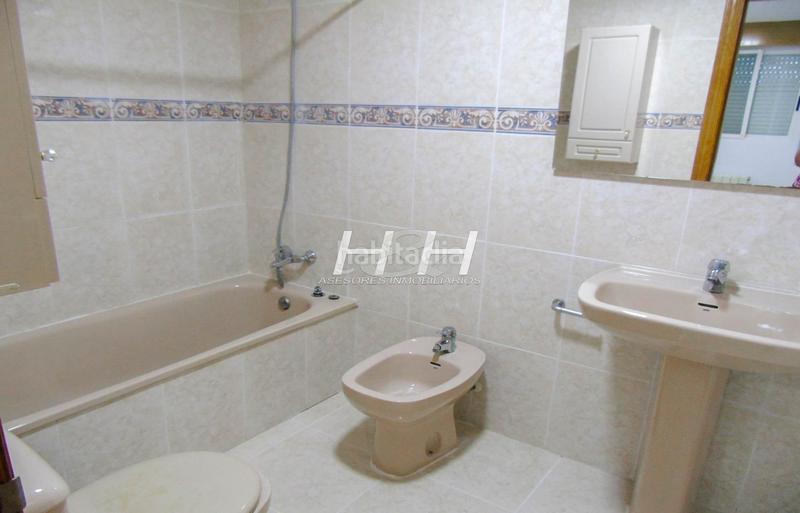 Foto 9457c3a6-a72a-490b-86f2-15d2f505efa9. Rent flat with heating parking in L´Eixereta Burjassot