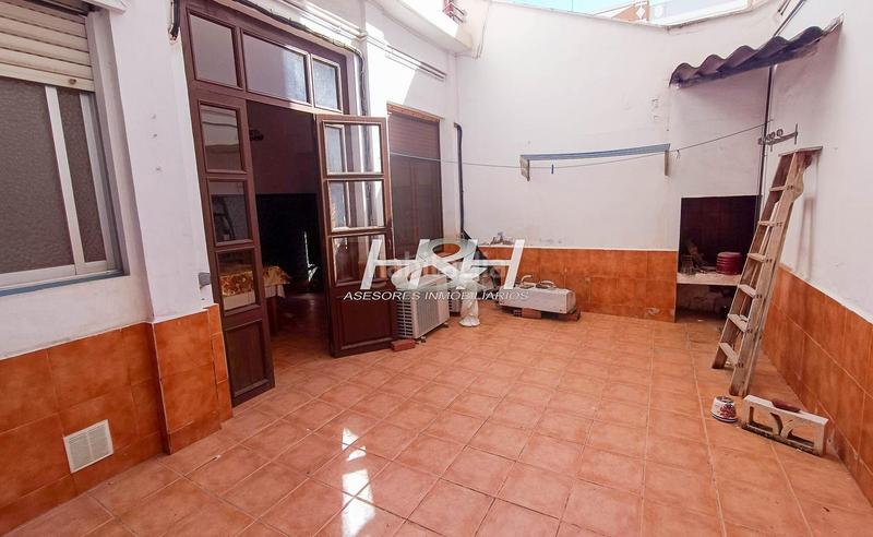 Foto 62c6d027-648e-48aa-9354-d51de6d29bec. Ground floor with heating in El Castell Burjassot