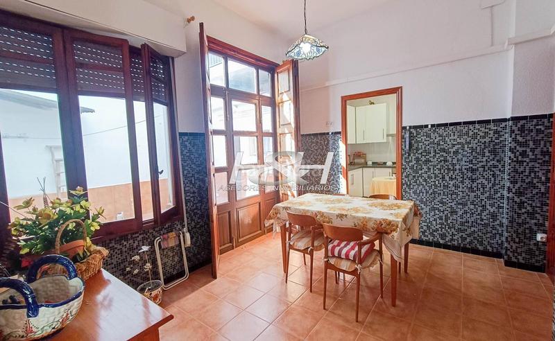 Foto a1bac5fe-2718-46c3-80e3-eabe28a9f9d5. Ground floor with heating in El Castell Burjassot