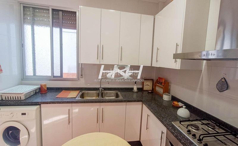 Foto c14734c2-c191-4f70-8db5-6492f63ef57b. Ground floor with heating in El Castell Burjassot