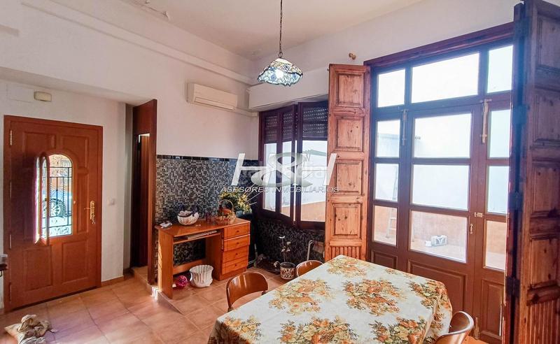 Foto e83401df-2f6e-441d-a4b7-15793f0b22ff. Ground floor with heating in El Castell Burjassot