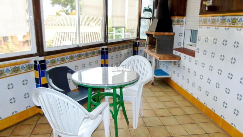 Foto 9c5a1e4e-48f3-43a8-ac34-846ccc28c9a3. Miete chalet mit parking in La Cañada Paterna