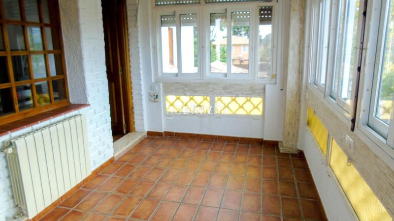 Foto b9b4bfdd-557e-45ba-8f4e-2d846d66a186. Miete chalet mit parking in La Cañada Paterna